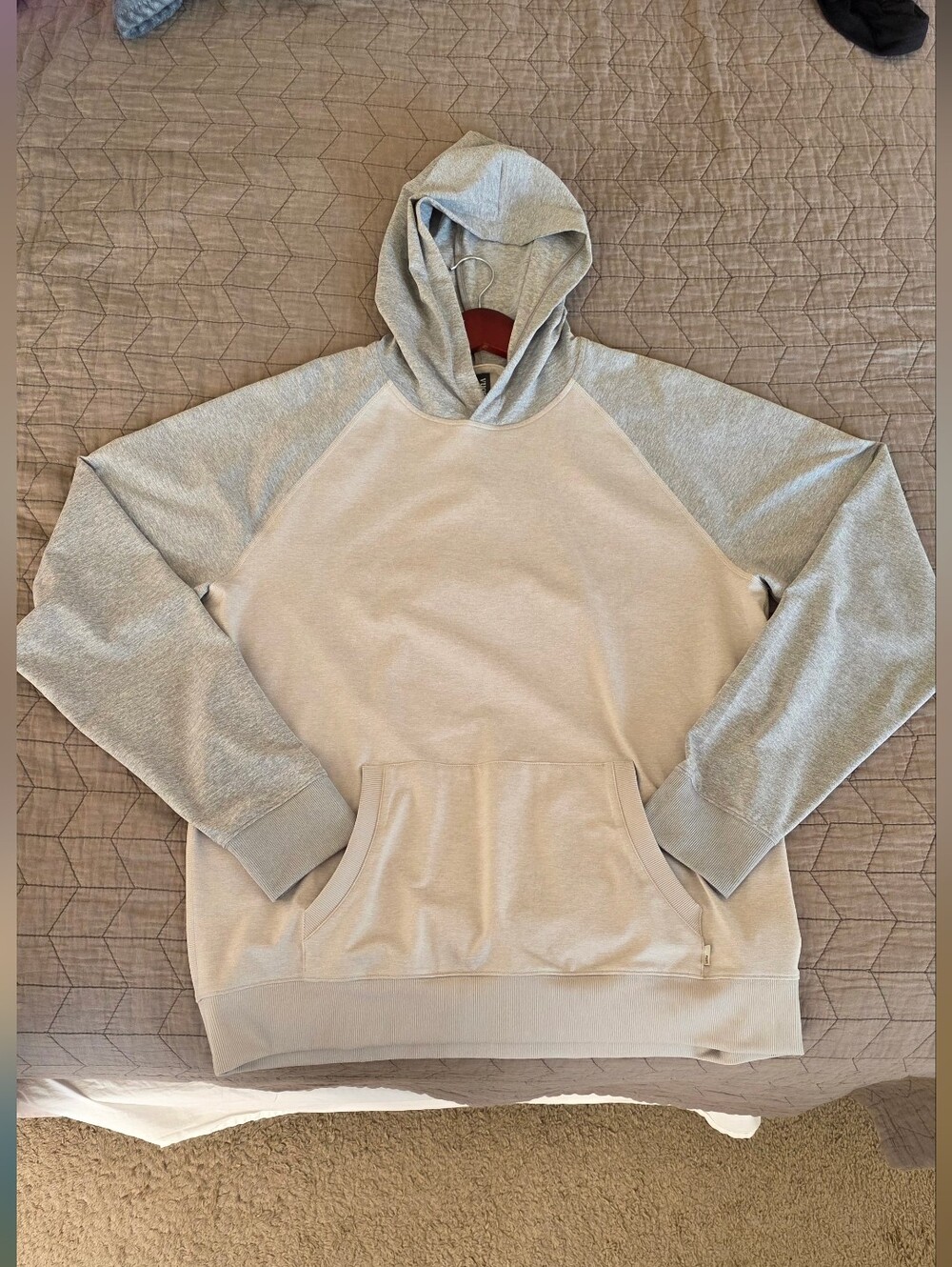 Vuori Coronado Hoodie - L - Cream & Grey